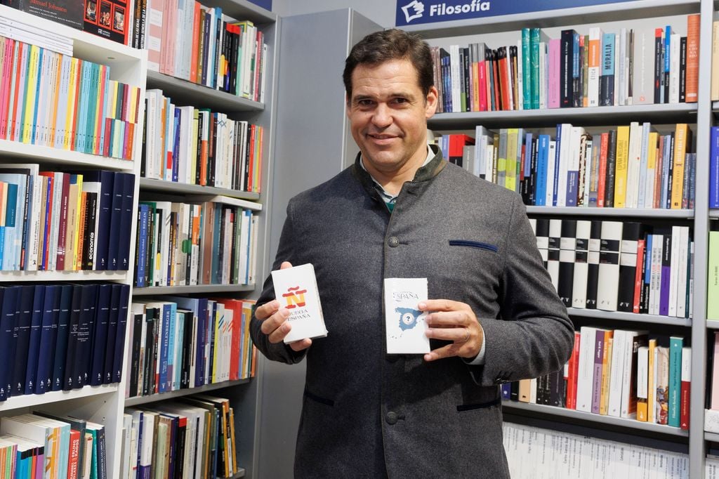 Luis Alfonso de Borbón presentando Juega España y Conoce España