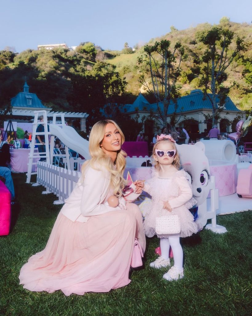 Paris Hilton y London en la fiesta número 2 de la niña.