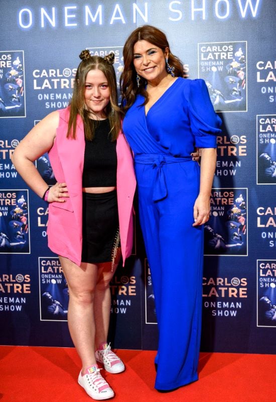 Yolanda Marcos, mujer de Carlos Latre, y su hija Candela