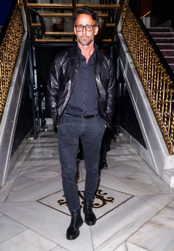 Plano entero de Álvaro Muñoz Escassi en el evento de Unicorn Content