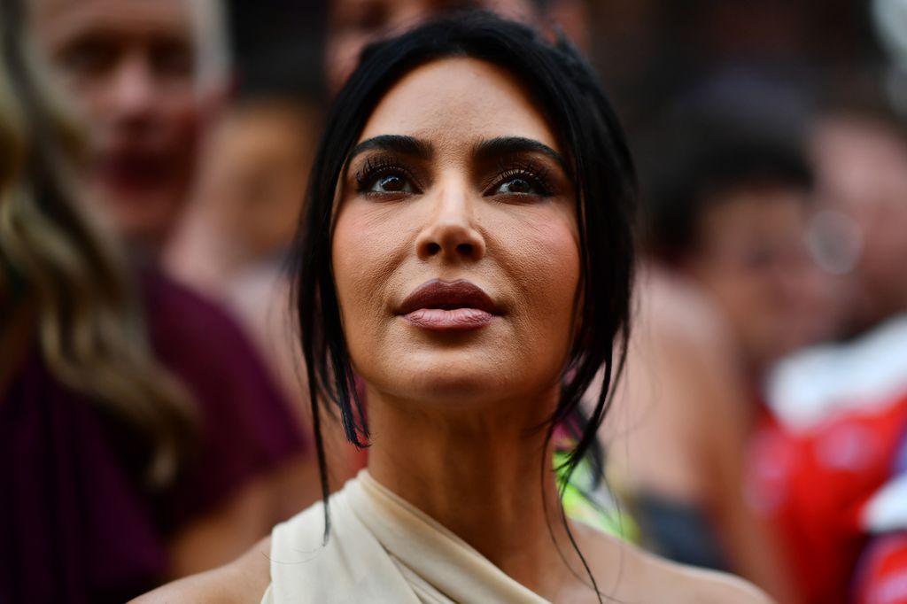 Kim Kardashian ha revelado que padece esofagitis, un problema de salud que la ha llevado al hospital