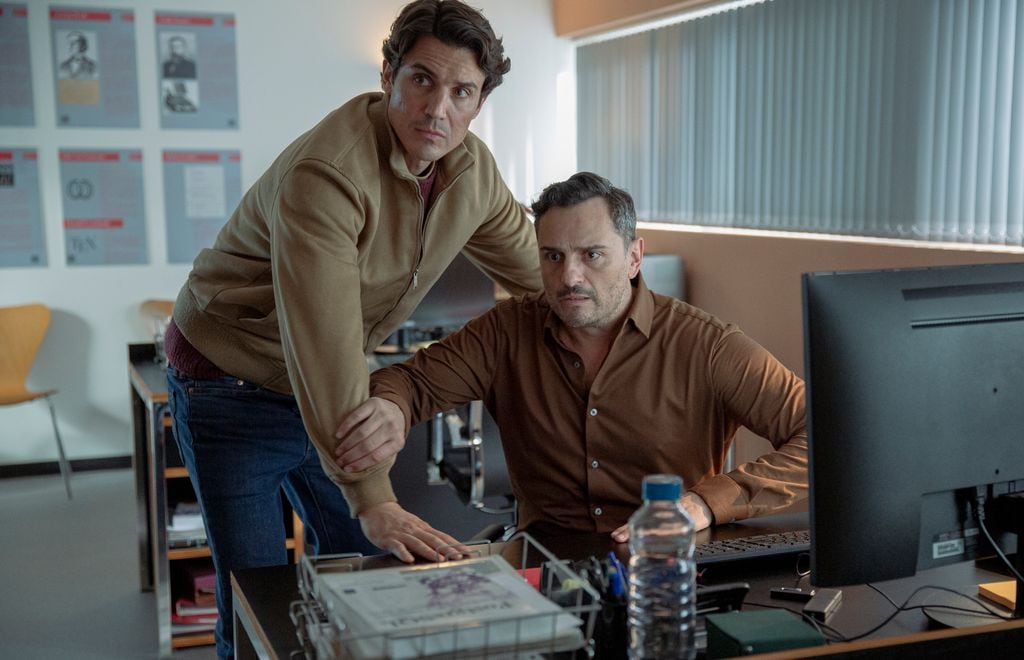 Tras un inquietante aviso de su amigo Samuel, Ulises tendrá que volver a Barcelona 10 años después