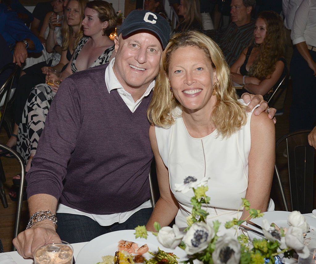Ronald O. Perelman y su quinta esposa y madre de Oscar, la dra Anna Champam