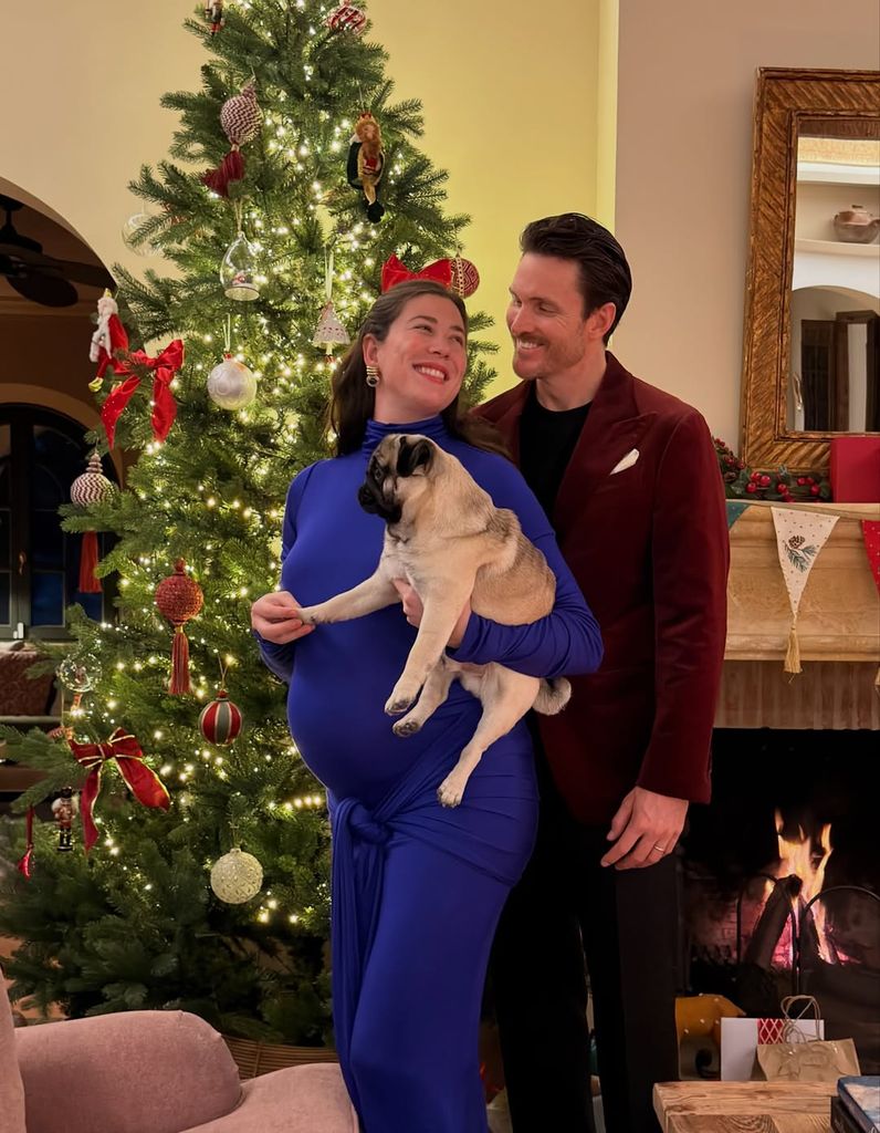 Garbiñe, que sostiene a la mascota de la pareja, y su marido, el empresario Arthur Borges