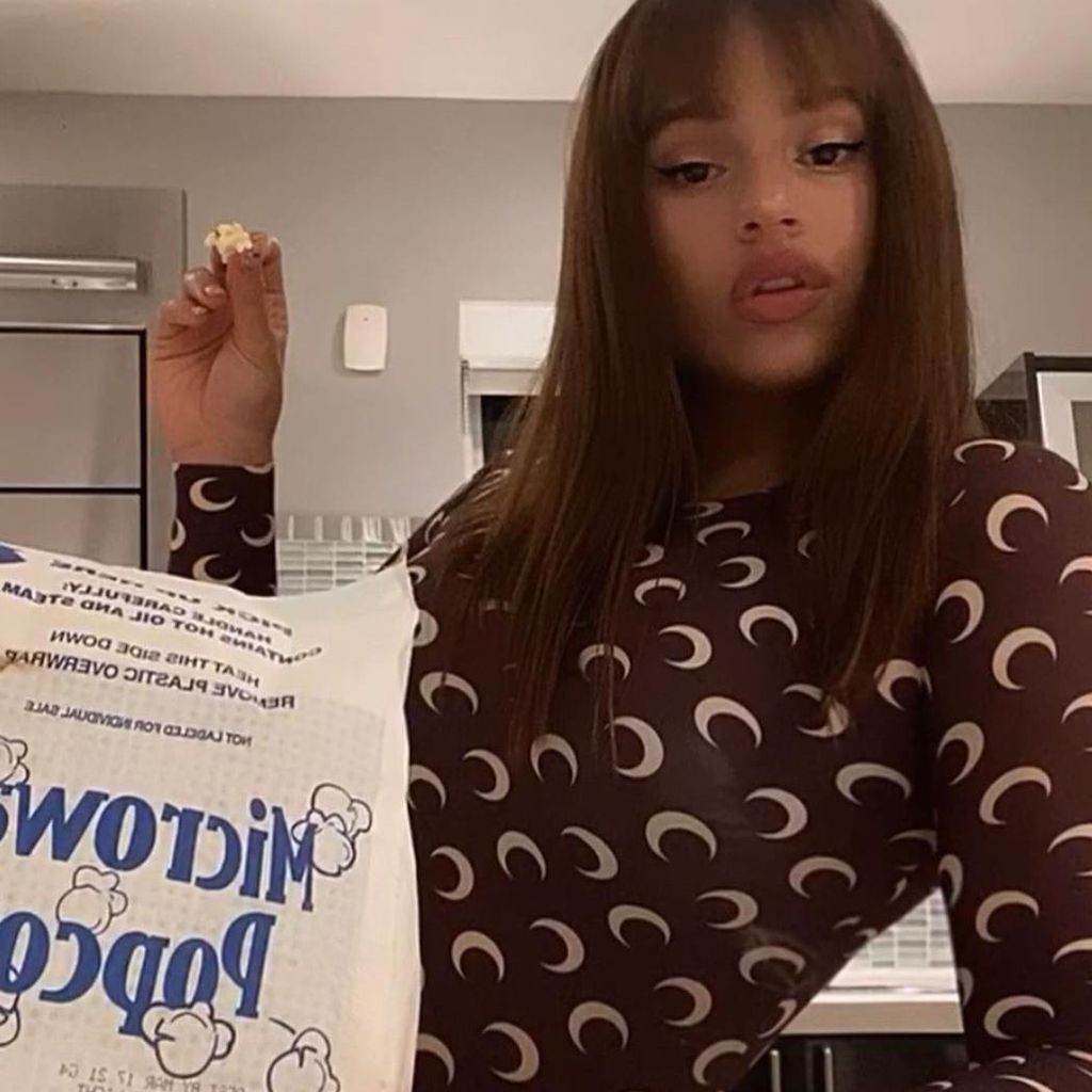 rosalia con top estampado con medias lunas