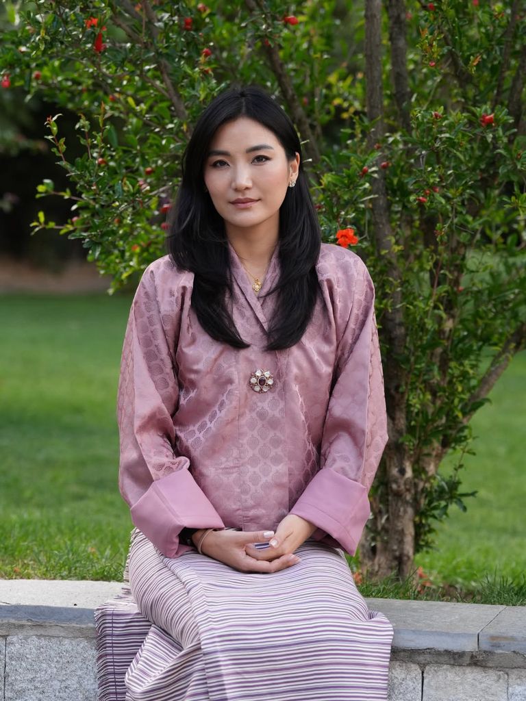 Nueva foto oficial de Jetsun Pema, para celebrar su 36 cumpleaños