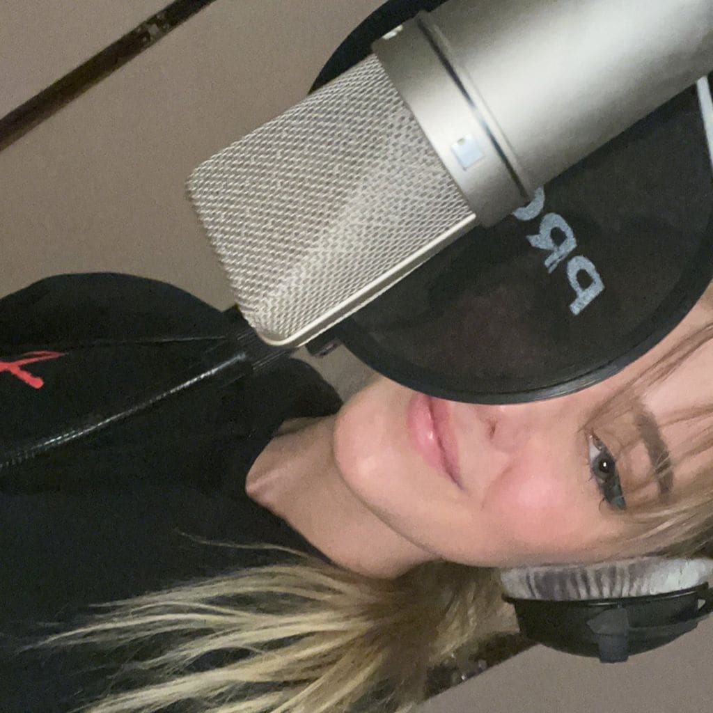 HOLA 4002 MALU SALGADO