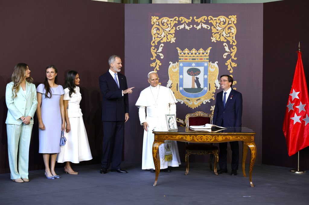 La princesa leonor en la misa en Cibeles con el Papa León XIV, 2026.