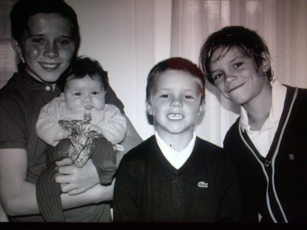 David Beckham compartió esta linda foto de sus cuatro hijos al celebrar el Día del Padre.
