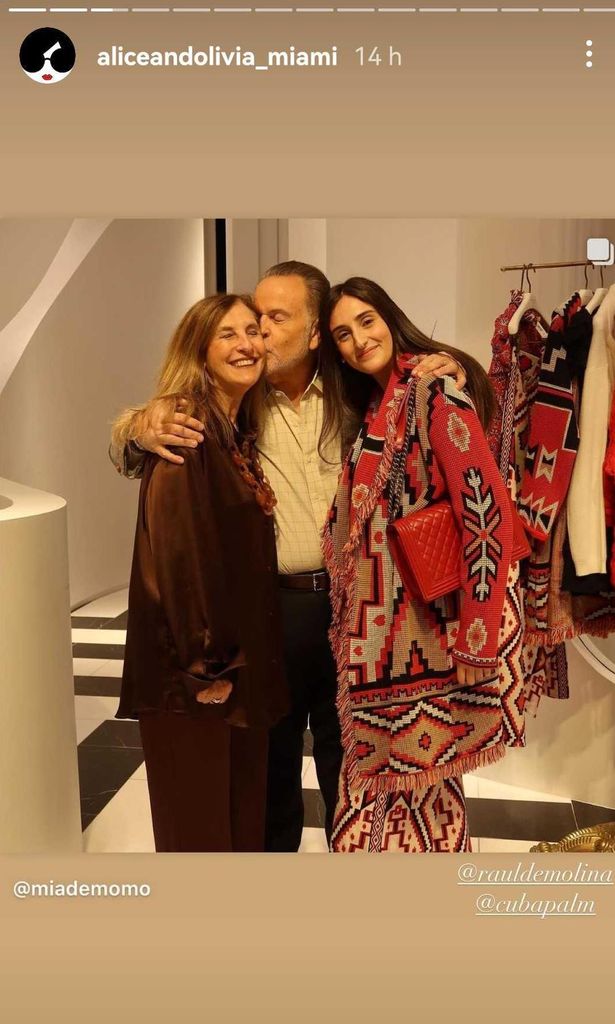 Raúl de Molina con su esposa e hija