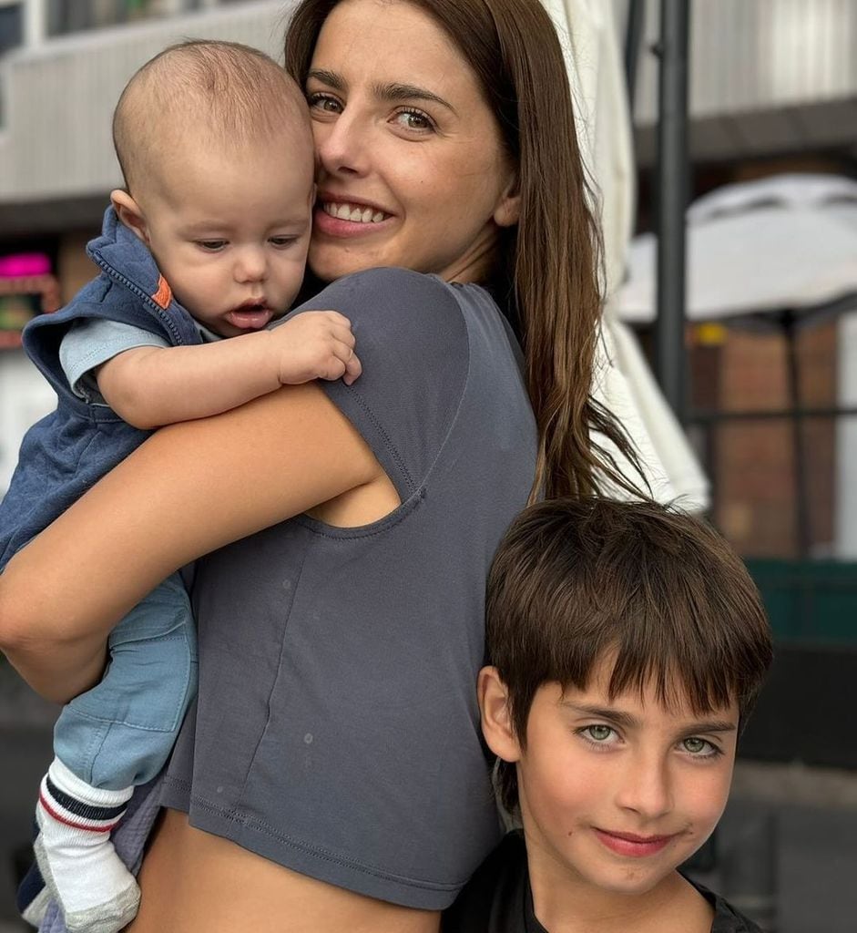 Michelle Renaud y sus hijos Milo y Marcelo 