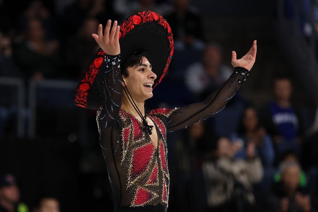 Donovan Carrillo se volvió una figura reconocida en México en 2016, cuando patinó con una versión de Hasta que te conocí, de Juan Gabriel