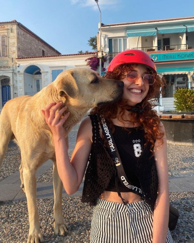 Conoce a la actriz turca Nazli Çetin, protagonista de 'Hermanos'
