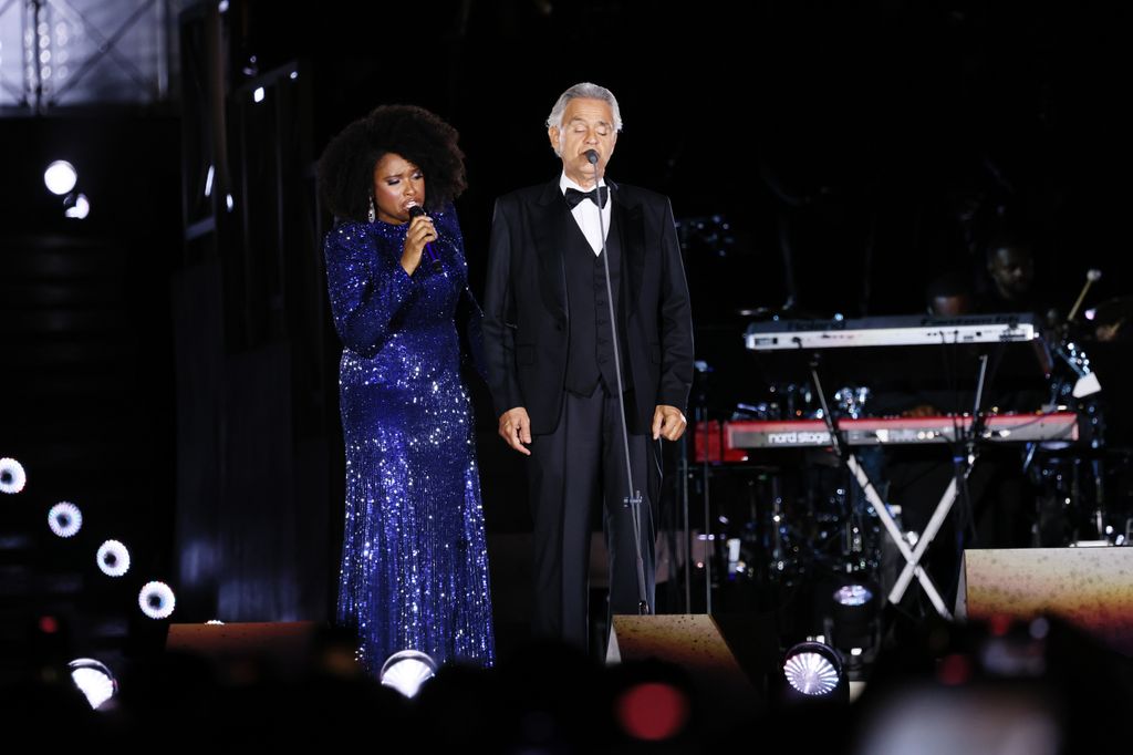 Jennifer Hudson y Andrea Bocelli regalaron a los presentes una hermosa interpretación