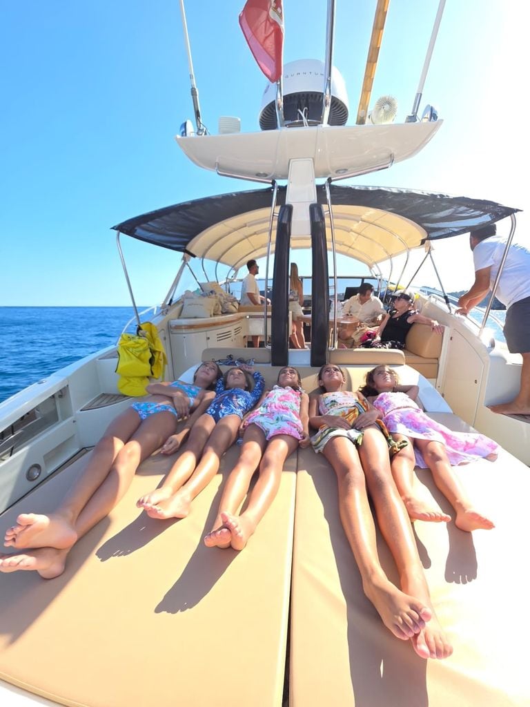 Las cinco hijas de Jacky Bracmontes están viviendo días inolvidables en Italia.
