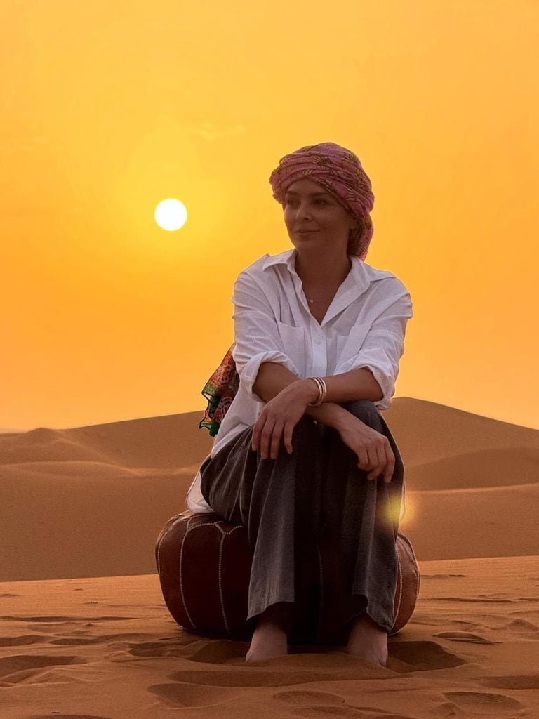 La magia del Sahara puso a Grettell Valdez reflexiva sobre la maternidad.