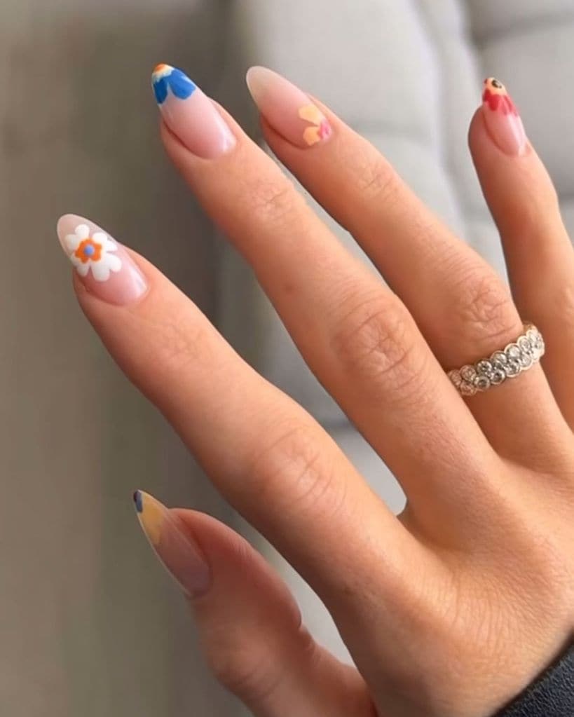 Las "bouquet nails" de Kylie