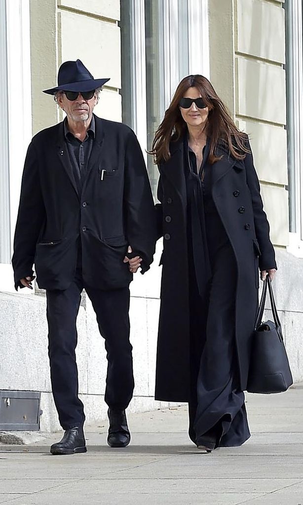 TIM BURTON Y MONICA BELLUCI HOLA4101