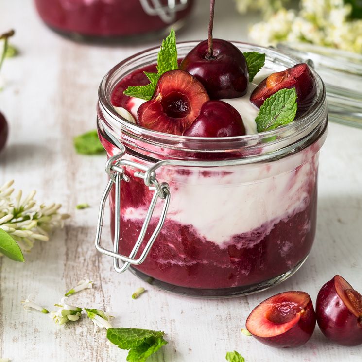 Postre de cerezas con crema de mascarpone