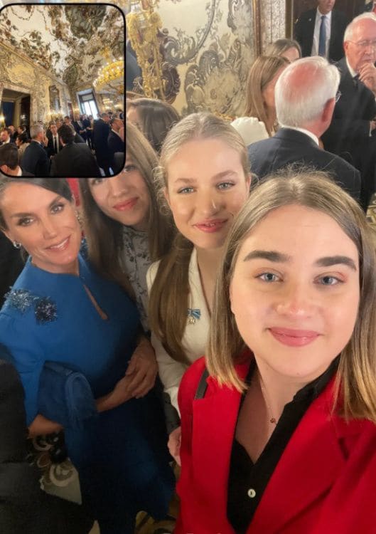 La princesa Leonor, la reina Letizia y la infanta Sofía junto a Andrea Henry