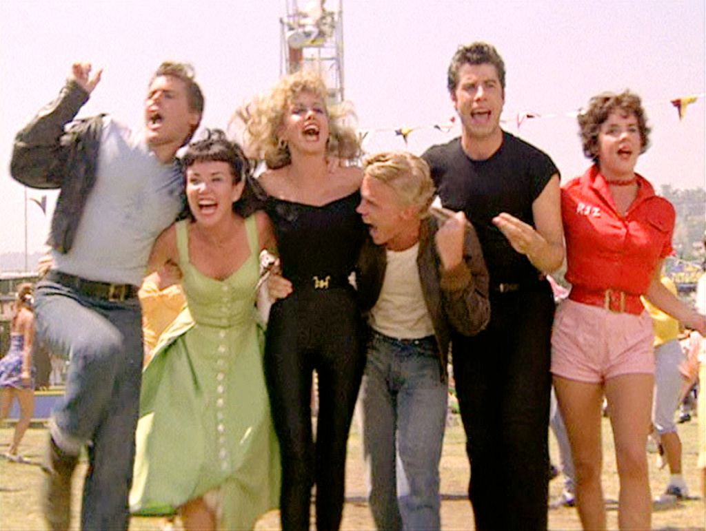 Los actores en la película "Grease", dirigida por Randal Kleiser