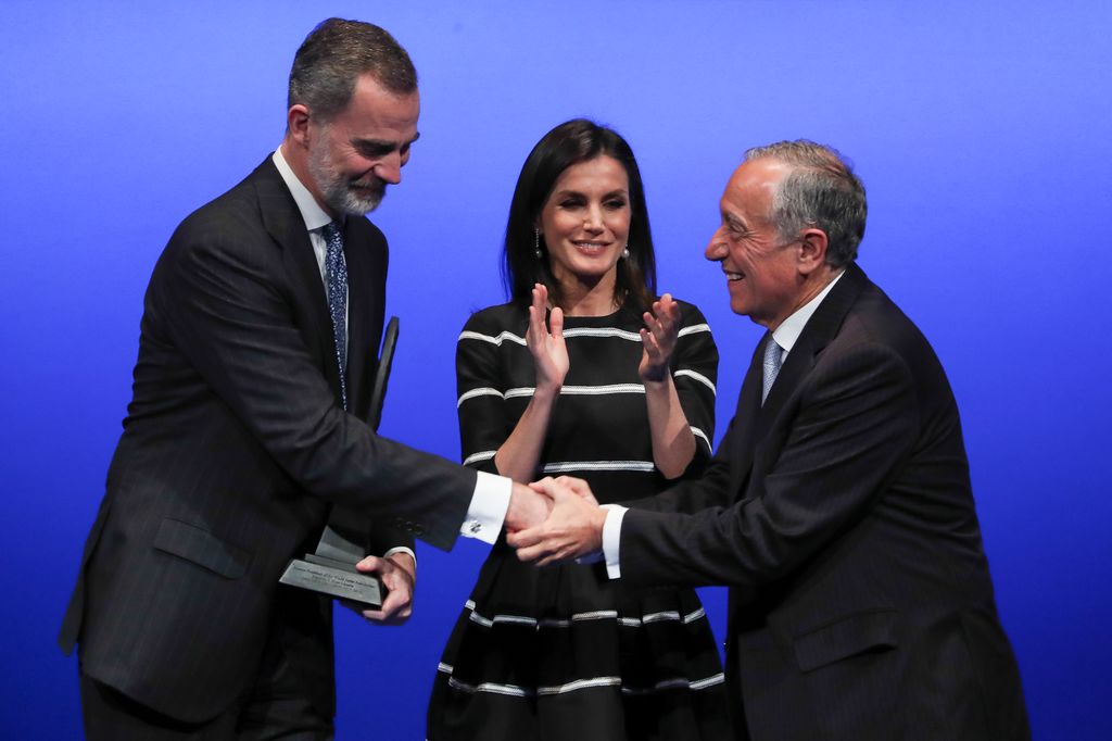 Reyes Felipe y Letizia con el presidente Sousa