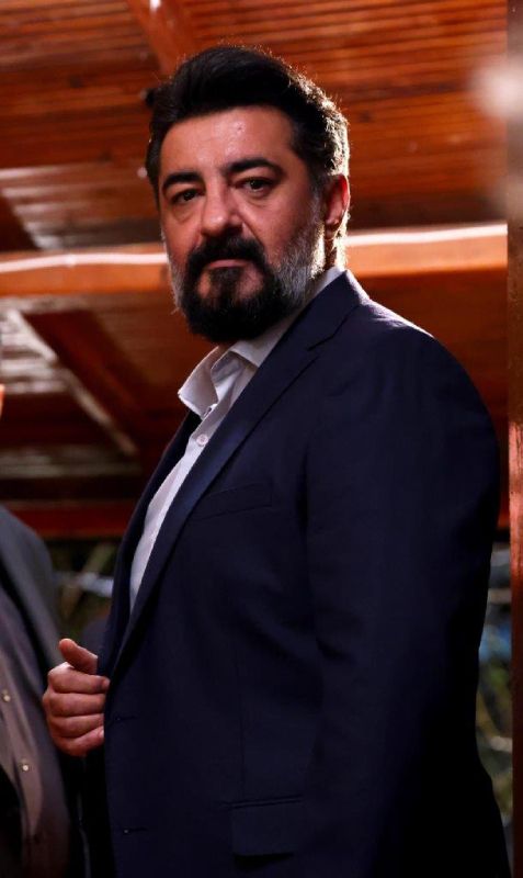 Avance de 'Hermanos': Akif quiere que Suzan y Yaman hagan las paces para tener el camino libre con Süreyya
