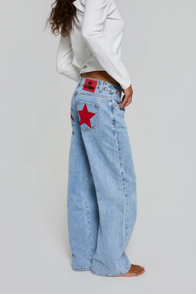 Pantalones vaqueros 'Red Star' de One Dilemma (76,99 euros)