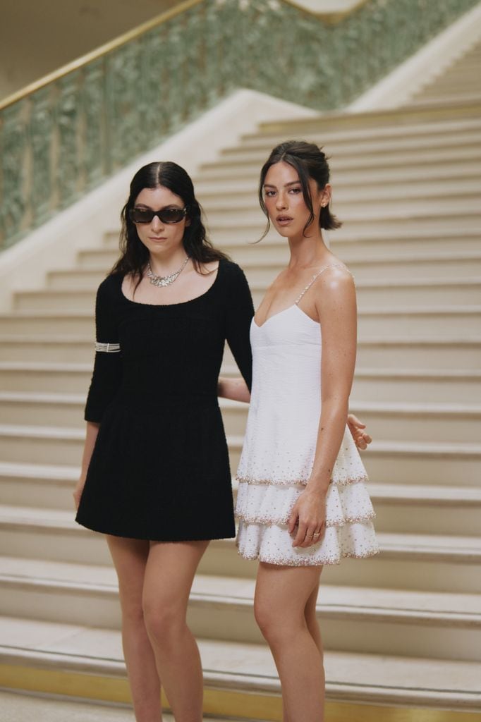 Lorde y Gracie Abrams en el desfile de Chanel Alta Costura 2025.