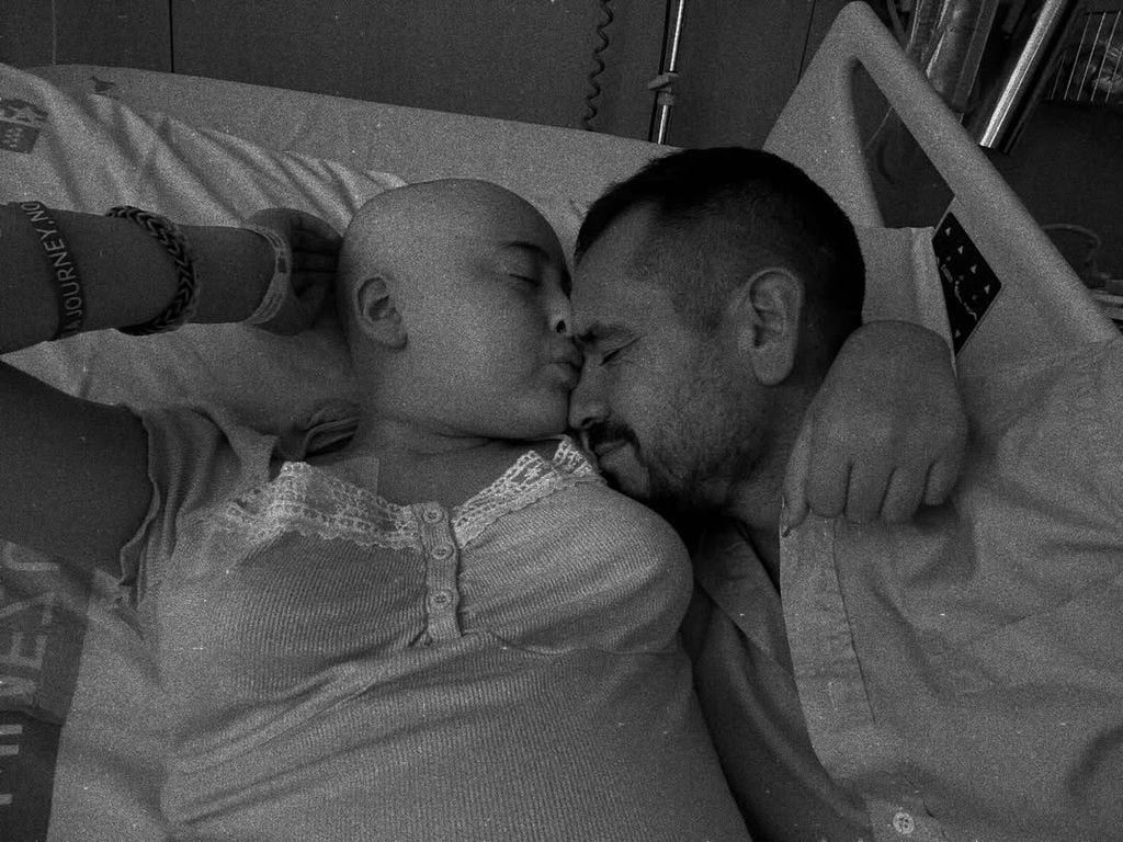 La última imagen que ha compartido Dani Guerrero con su hija en la cama del hospital