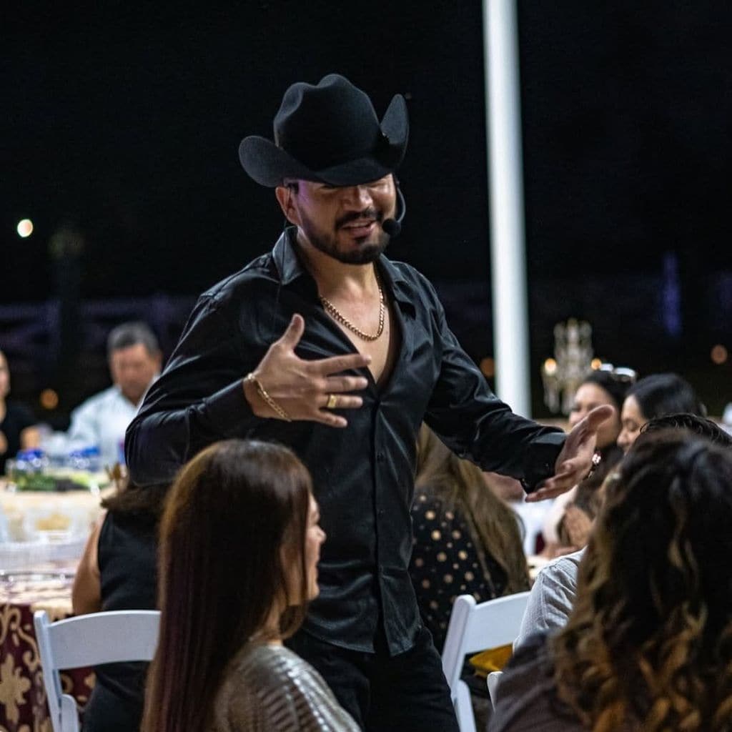 Siguiendo los pasos de su padre y hermanos, era un amante absoluto de su profesión