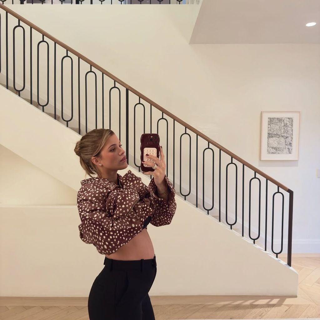 Sofia Richie impacta con su segundo embarazo y el lanzamiento de su firma de lujo en una misma noche