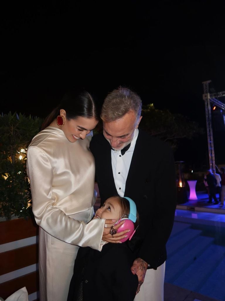 Sharon Fonseca y Gianluca Vacchi celebraron el Año Nuevo en Dubái con su hija Blu.