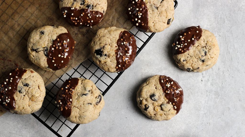 Galletas de avena con pasas, coco y chocolate 
