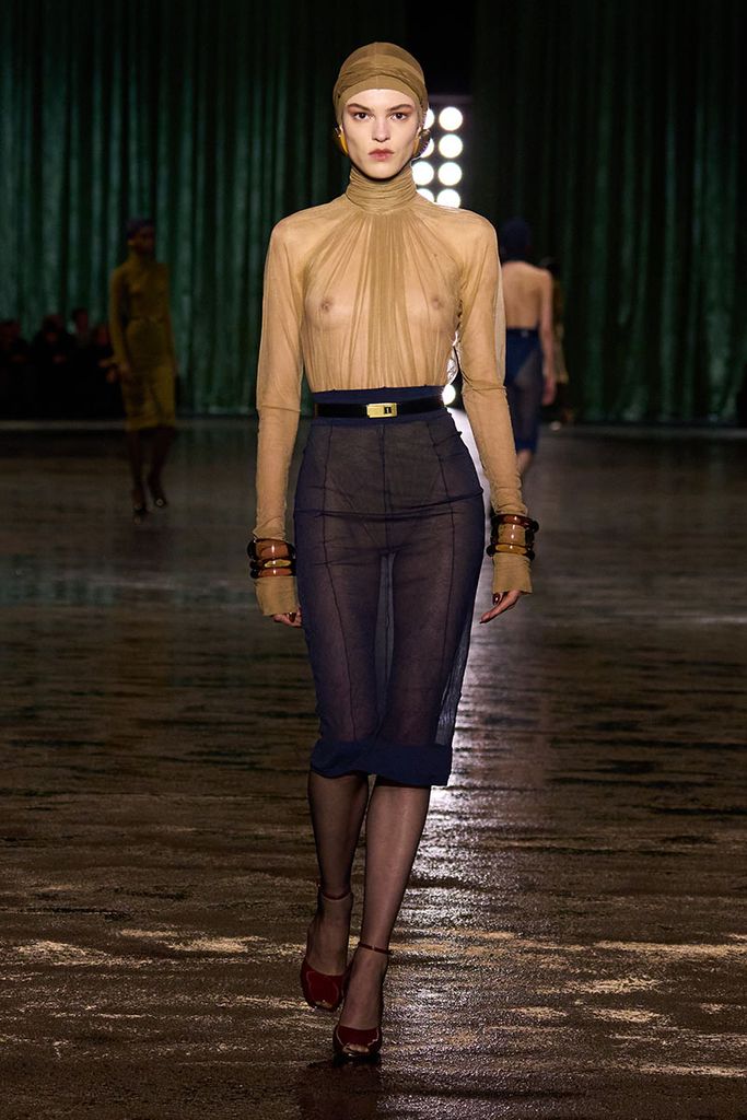 yves saint laurent desfile otono invierno 2024028a
