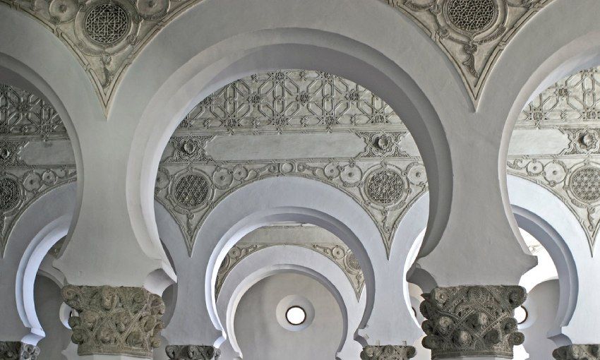 Detalle de la sigagoga de Santa María la Blanca, Toledo