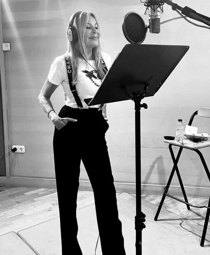 Aana Obregón grabando para 'Telepasión 2022'