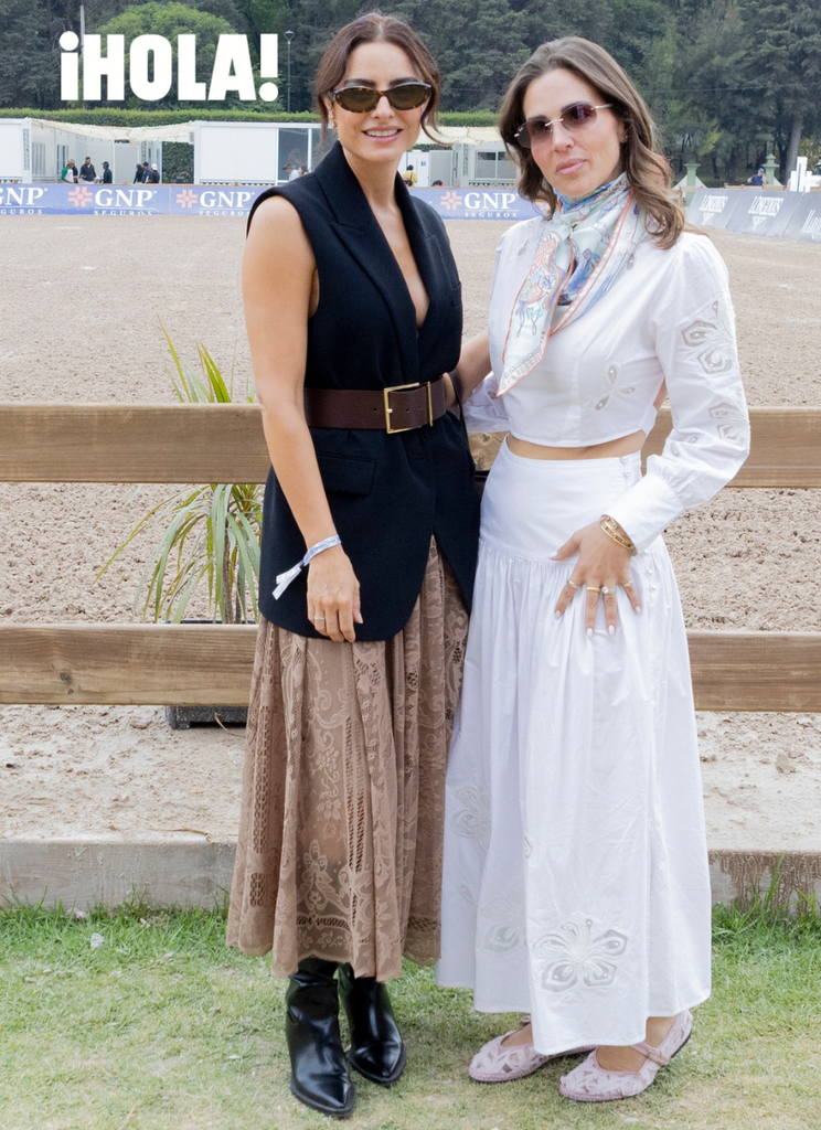 Aislinn Derbez y Andrea Peralta