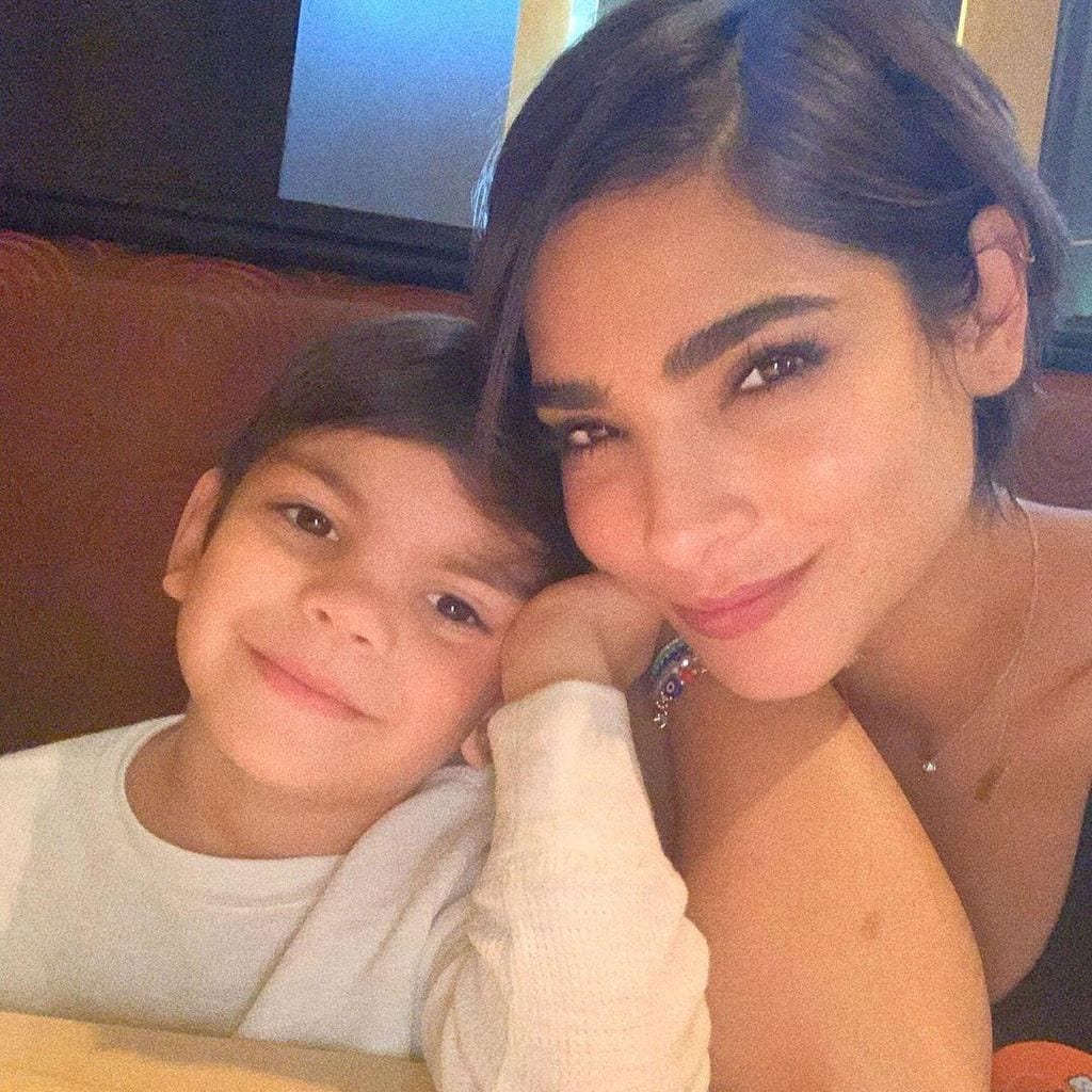 Alejandra Espinoza y su hijo
