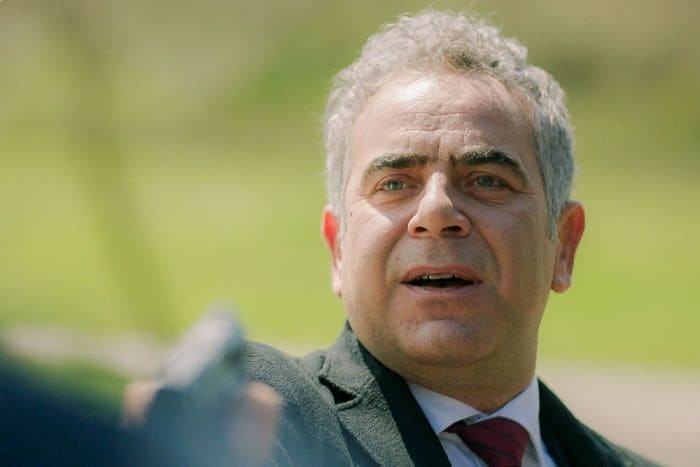 Turgut Ali no puede soportar la vergüenza por su detención y se quita la vida en 'Secretos de familia'