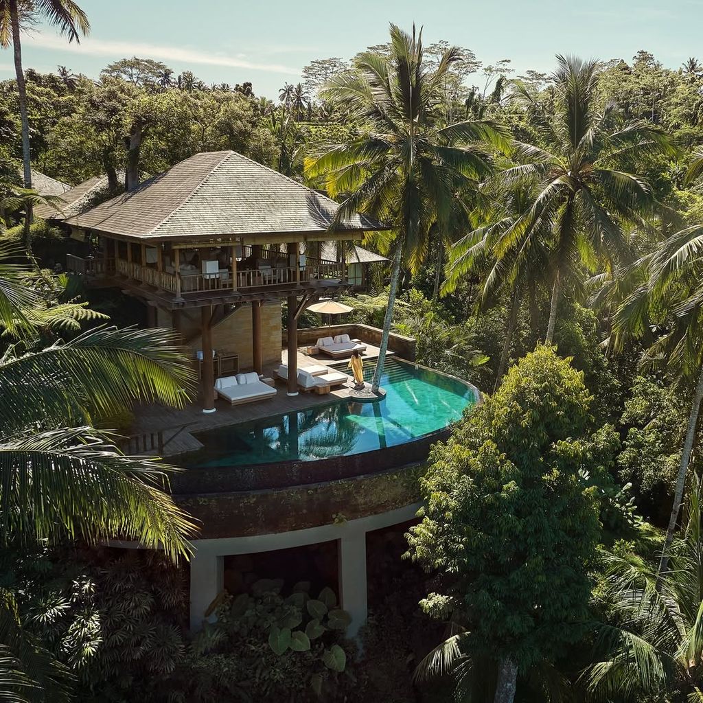 Conecta con la magia de la junta en el corazón de Bali, Indonesia.