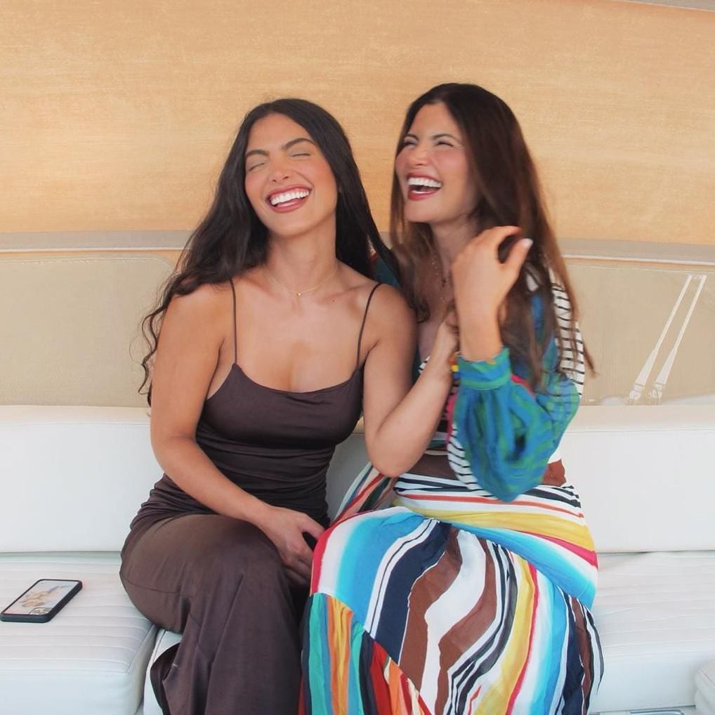 Chiqui Delgado y su hija mayor