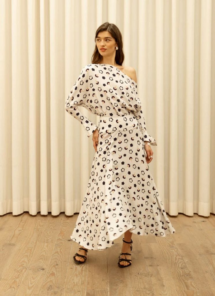 look-invitada-estampado