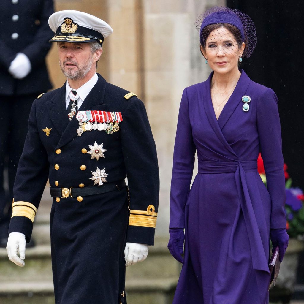 HOLA4111 CORONACIÓN CARLOS III Y CAMILLA