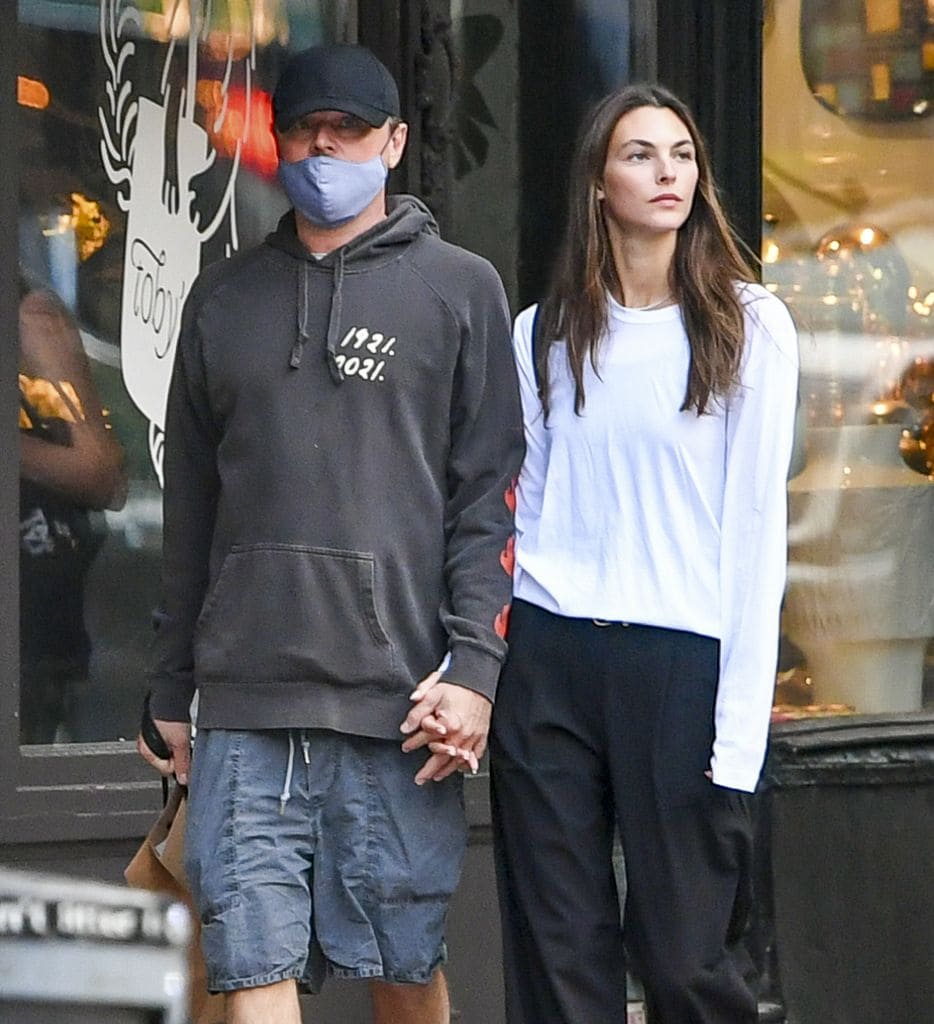 Leonardo DiCaprio y Vittoria Ceretti fueron vistos paseando en Nueva York. 