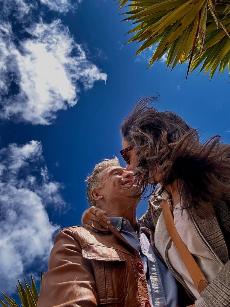 Juan Soler se mostró enamorado de Paulina Mercado durante sus días de descanso