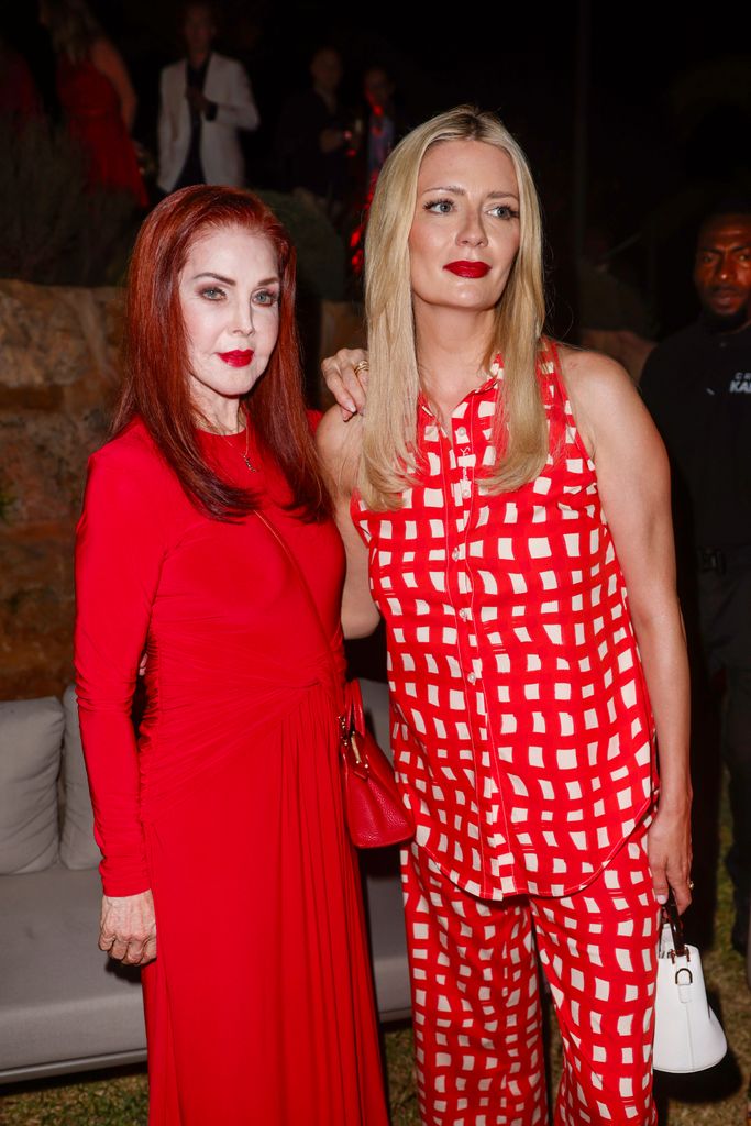Priscilla Presley en la fiesta junto a Mischa Barton