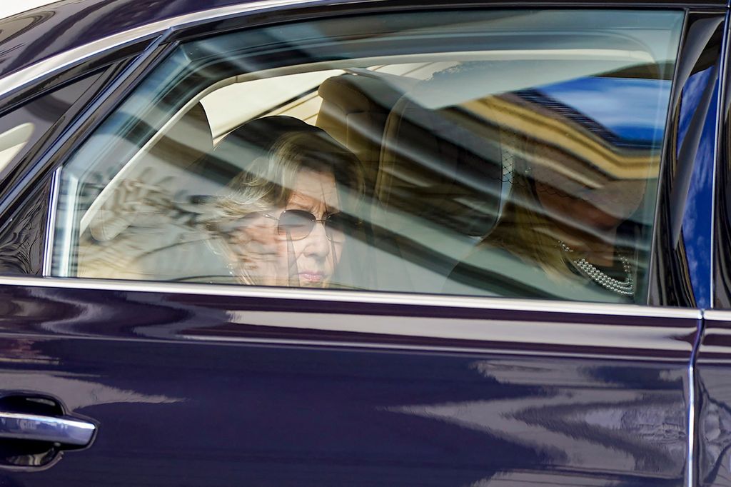 Sonia de Noruega en el cortejo fúnebre