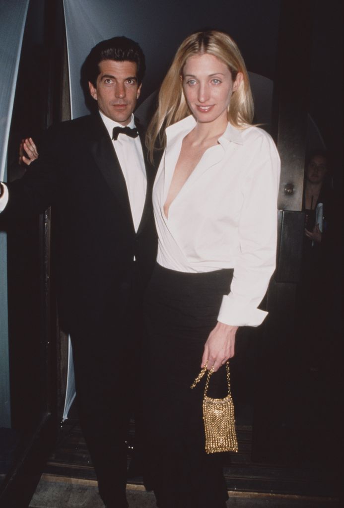 John F. Kennedy Jr. con su mujer, Carolyn Bessette en 1995