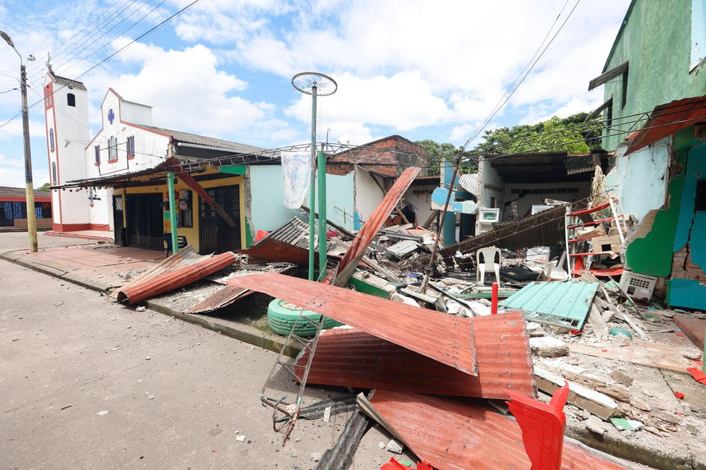 Otra casa derruida en Paratebueno tras el terremoto de Colombia